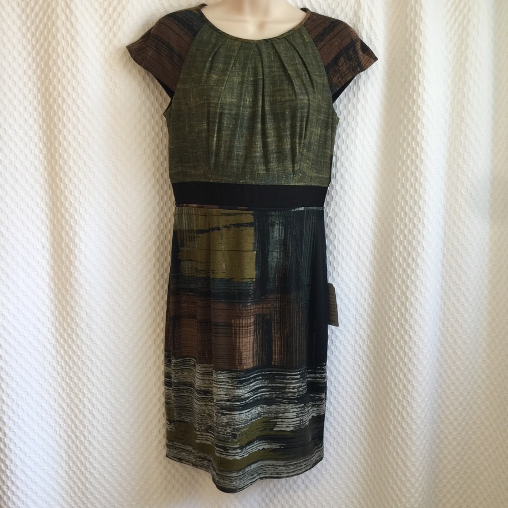 Maggie London dress size 6P. #192